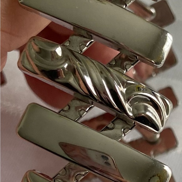 Vintage Leading Lady Harwood Bracelet - Picture 5 of 5